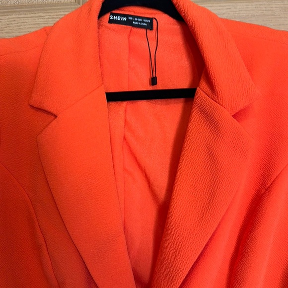 🍁🎃🍁Orange puff sleeve blazer nwot - Picture 2 of 3